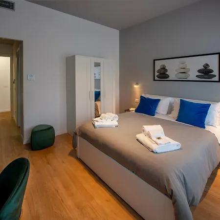 Vb Luxury בית הארחה 4*