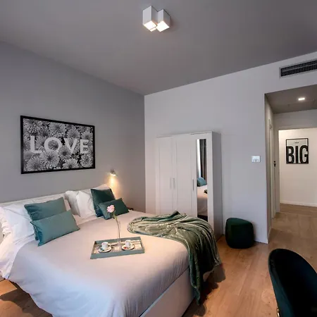 Vb Luxury Pensión 4*