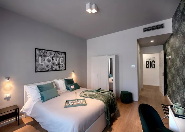 Vb Luxury Pensión 4*