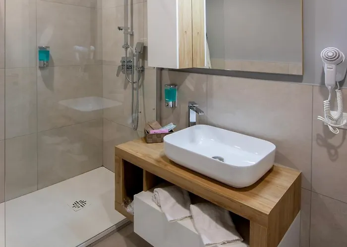 Vb Luxury Pensión 4*